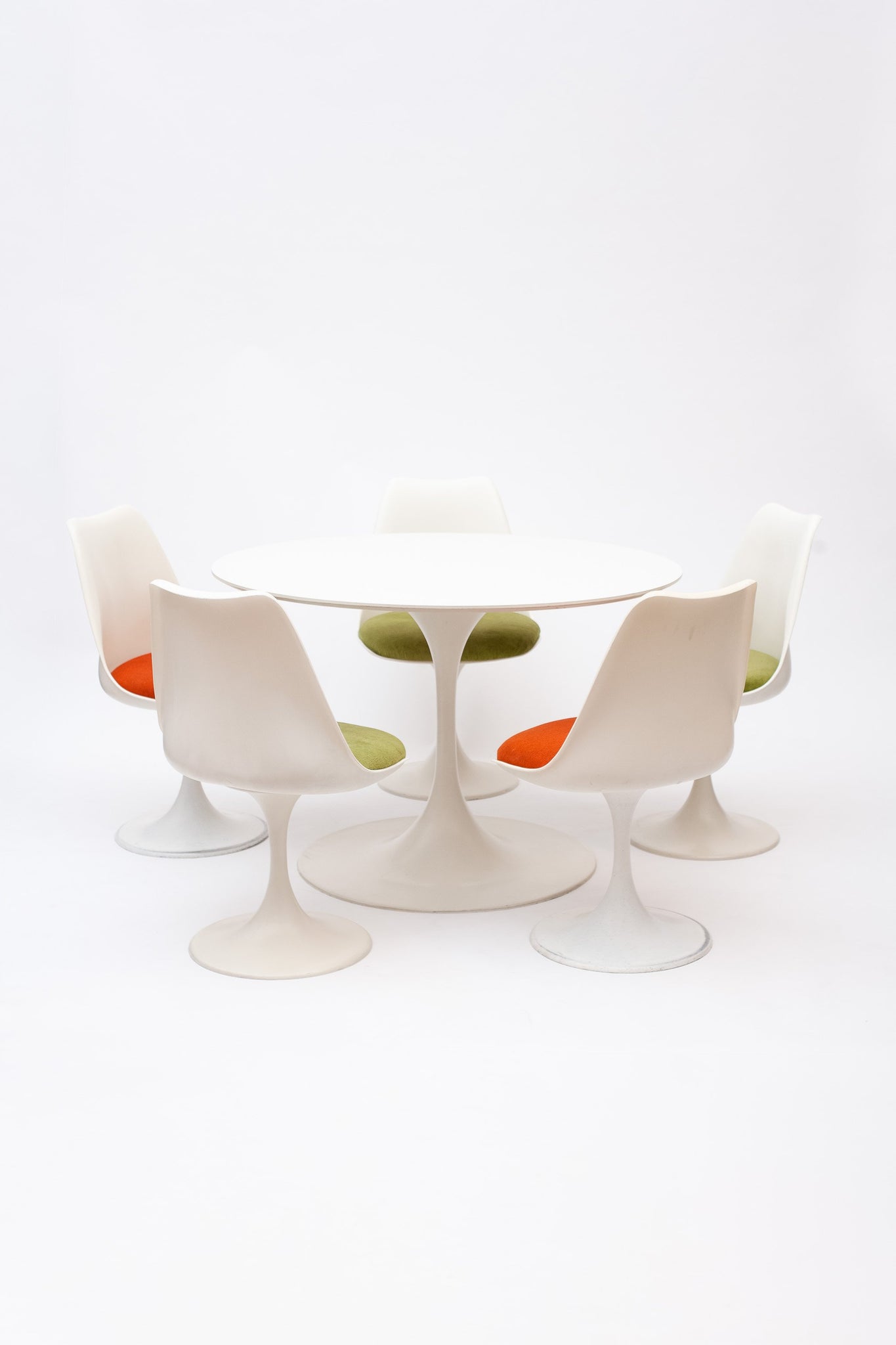 6-Teilige Tulip Sitzgruppe von Eero Saarinen